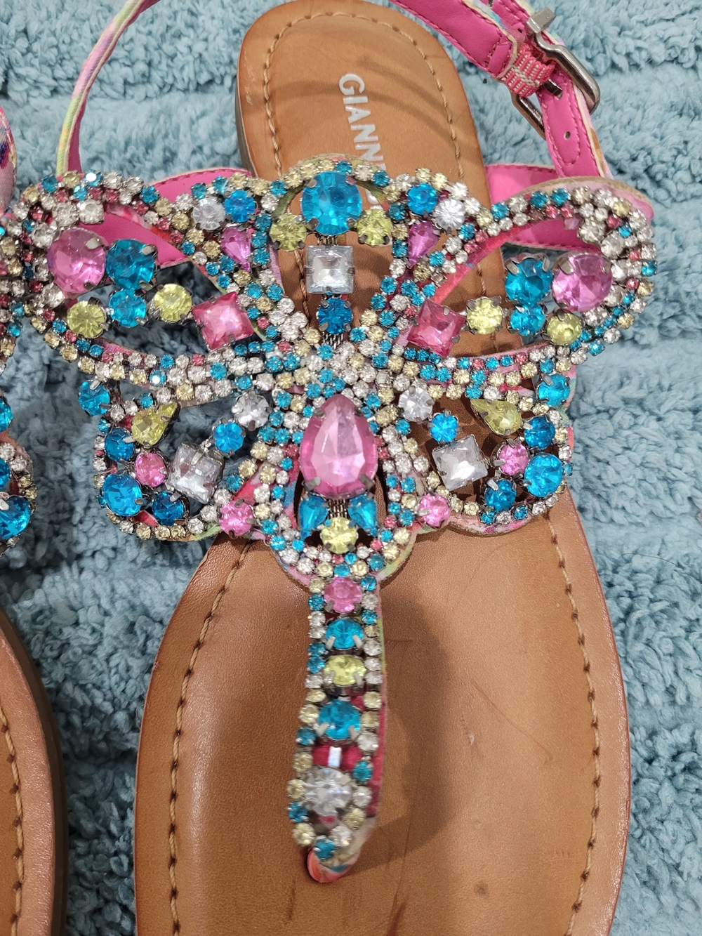 Gianni Bini Butterfly Rhinestone Jeweled T-Strap Sandals Womens Size 6 NEW - Picture 2 of 6